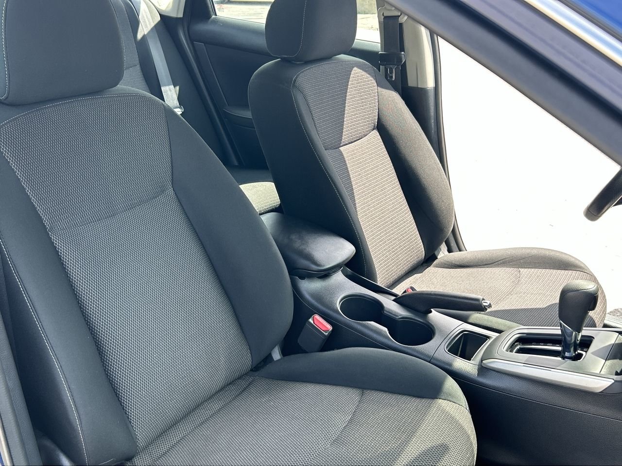 Used 2019 Deep Blue Pearl MET Nissan 1.8 S CVT image 28