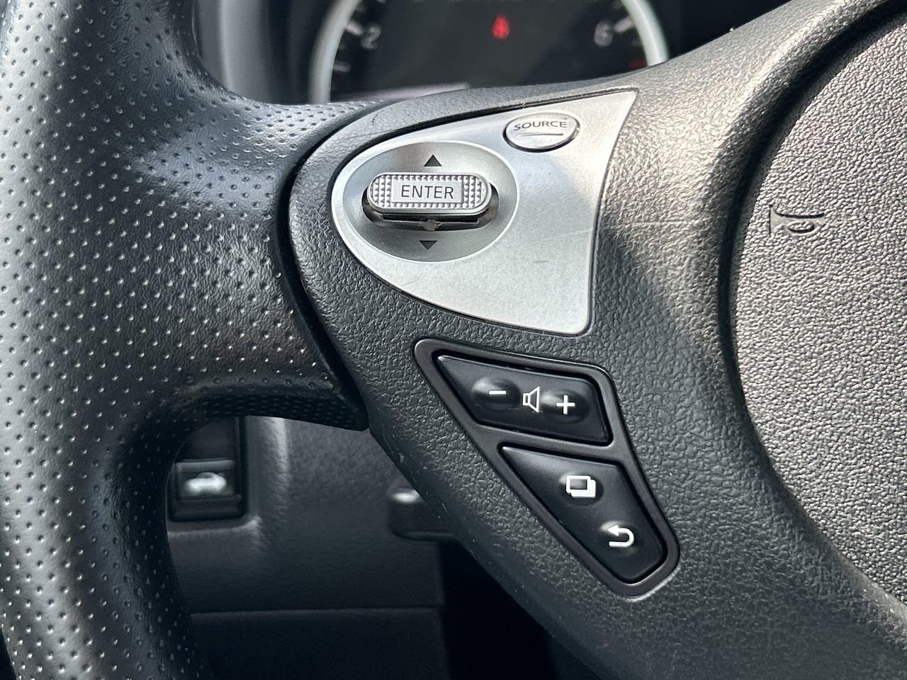 Used 2019 Deep Blue Pearl MET Nissan 1.8 S CVT image 21