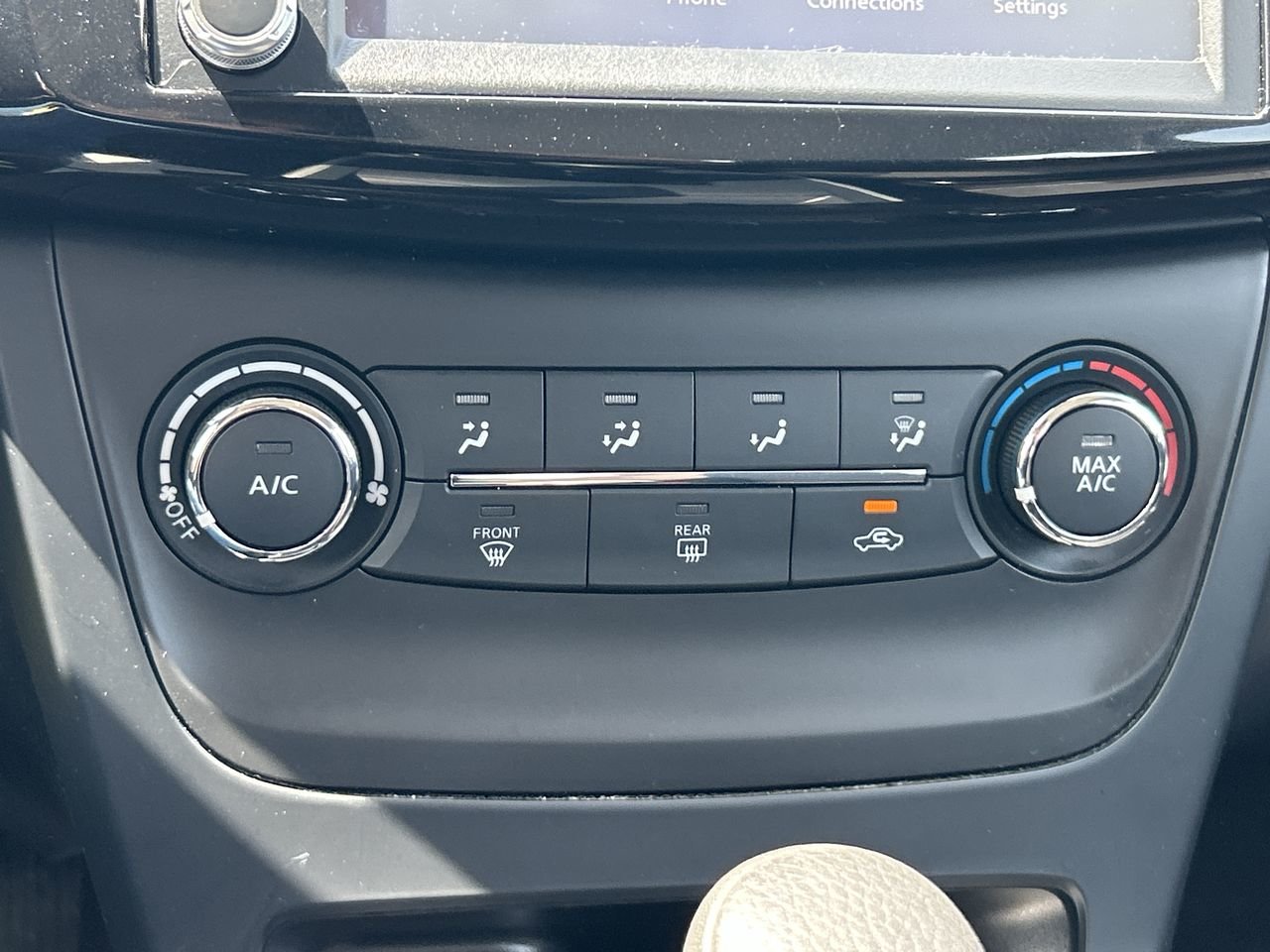 Used 2019 Deep Blue Pearl MET Nissan 1.8 S CVT image 23