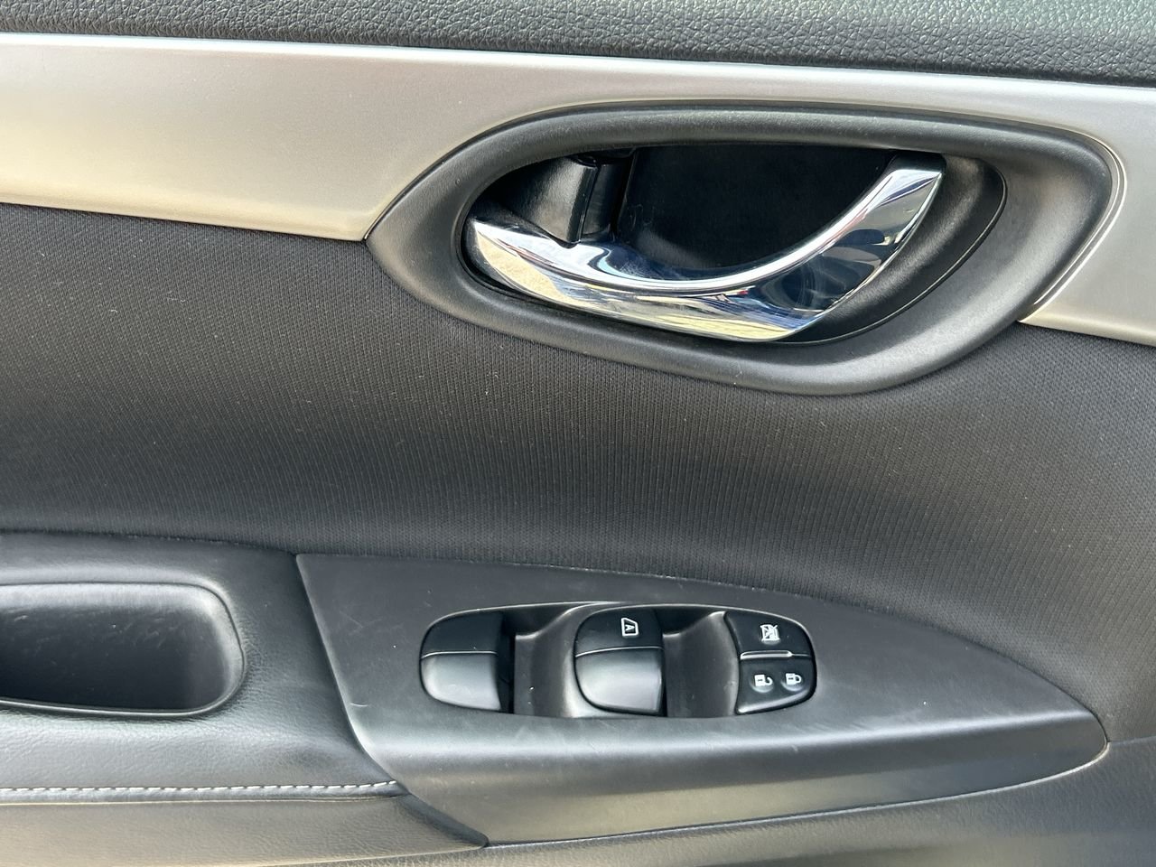 Used 2019 Deep Blue Pearl MET Nissan 1.8 S CVT image 19