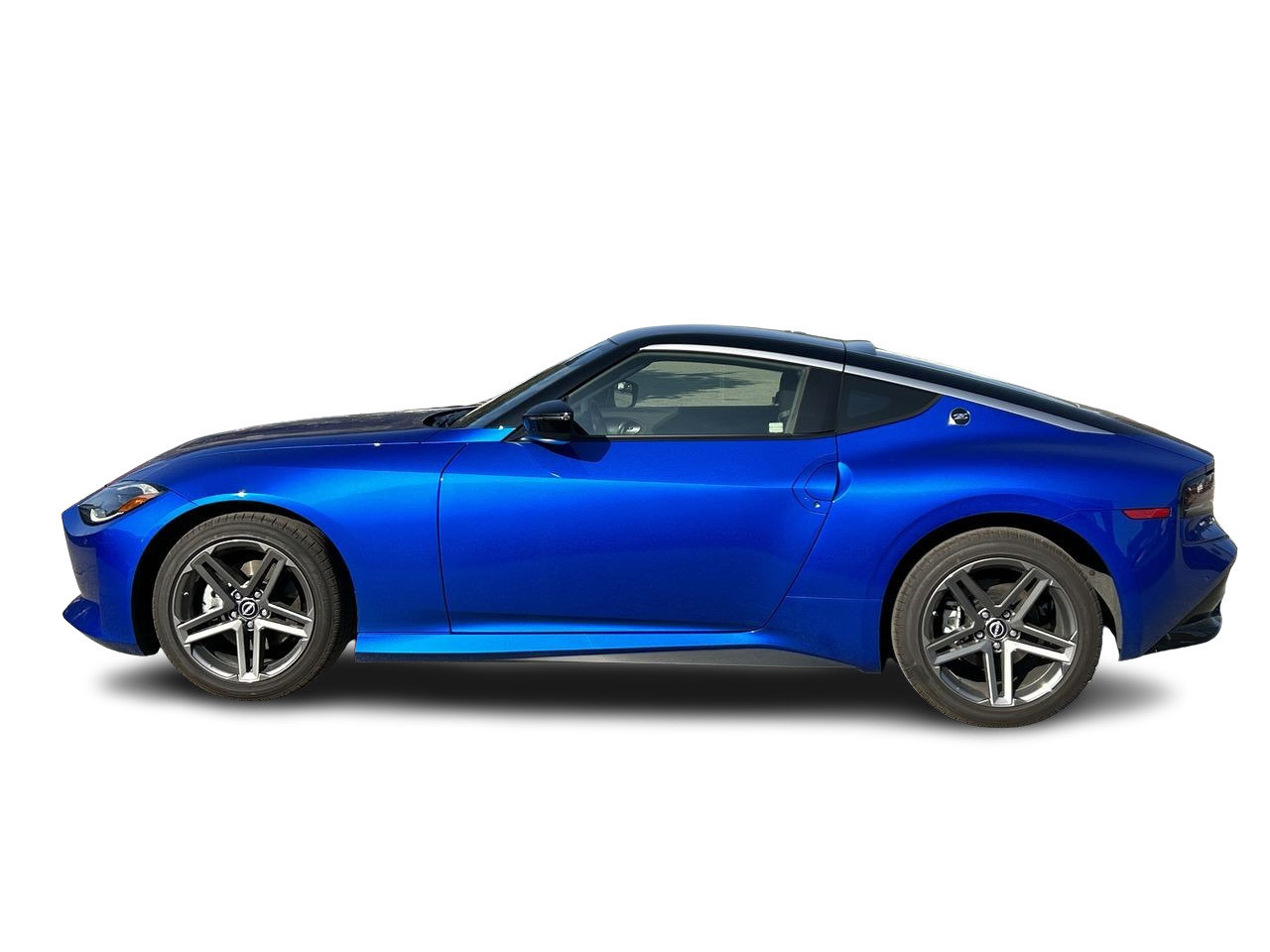 Used 2023 Two-Tone Blue/Super Black Nissan Sport 6MT image 5