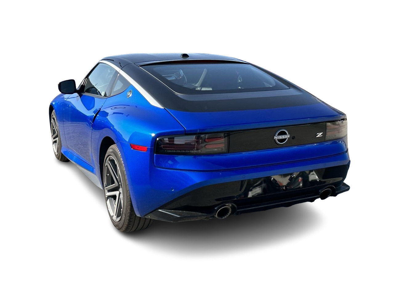 Used 2023 Two-Tone Blue/Super Black Nissan Sport 6MT image 8