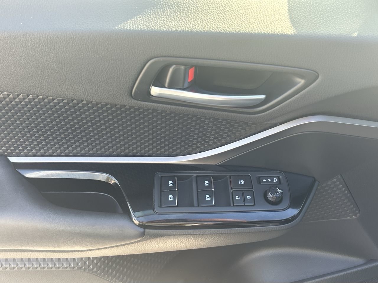 Used 2019 Silver Knockout Met Toyota LE image 20