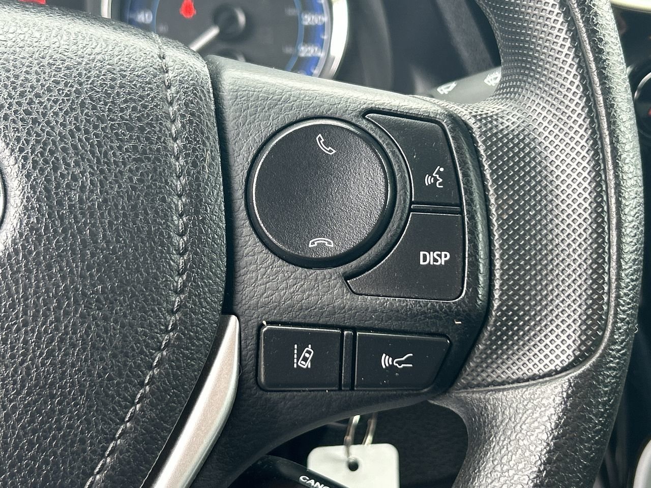 Used 2018 Classic Silver Met Toyota 4-door Sedan CE 6M image 26