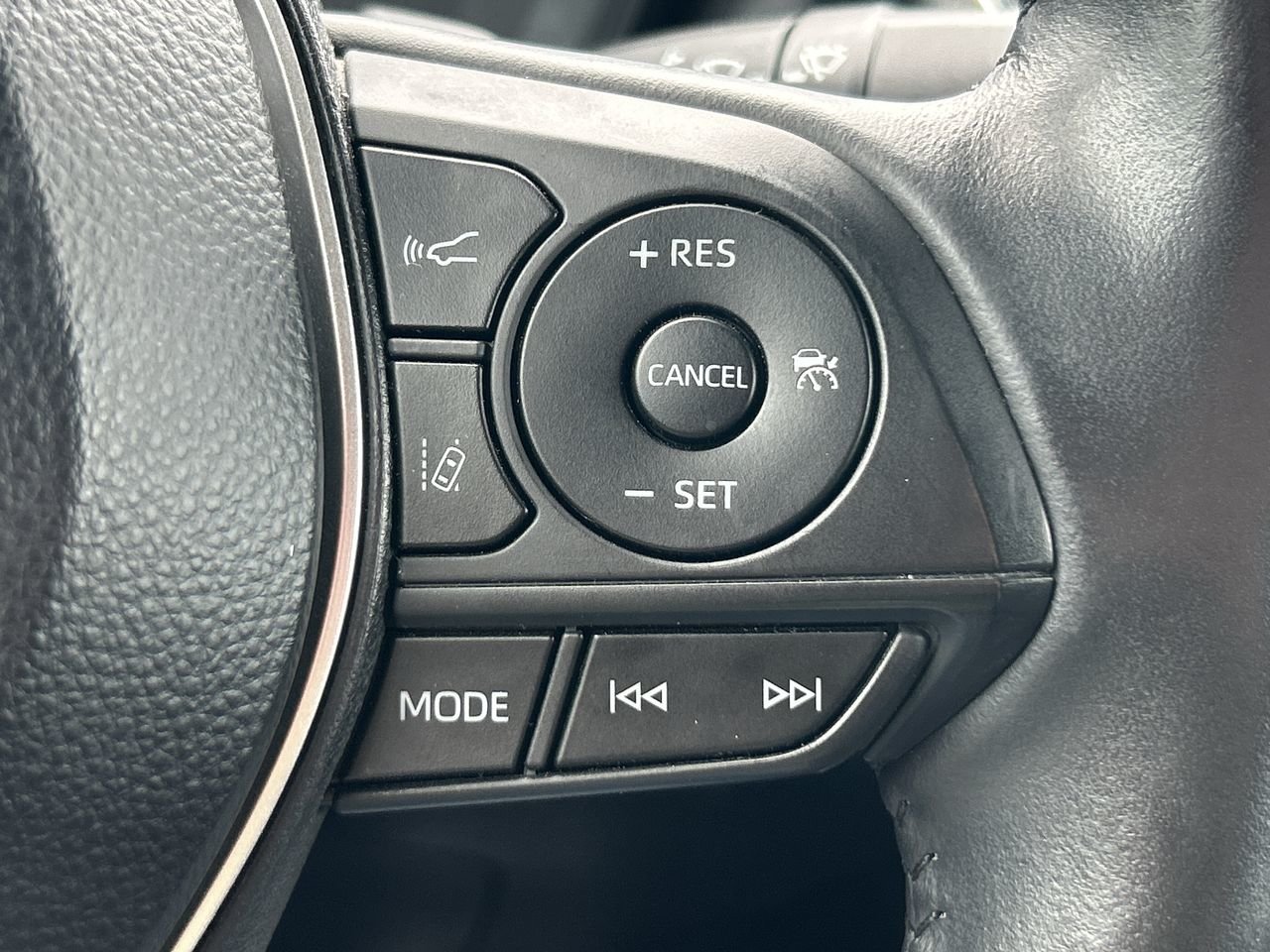 Used 2020 Blue Crush MET Toyota 4-door Sedan SE CVT image 27