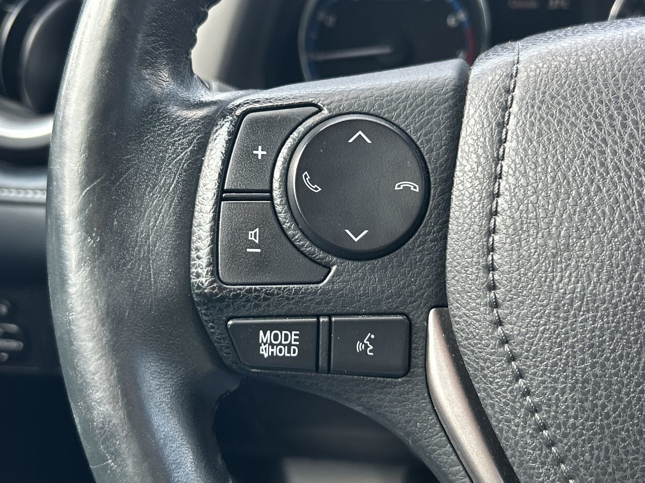 Used 2018 Silver Sky Met Toyota AWD Limited image 23