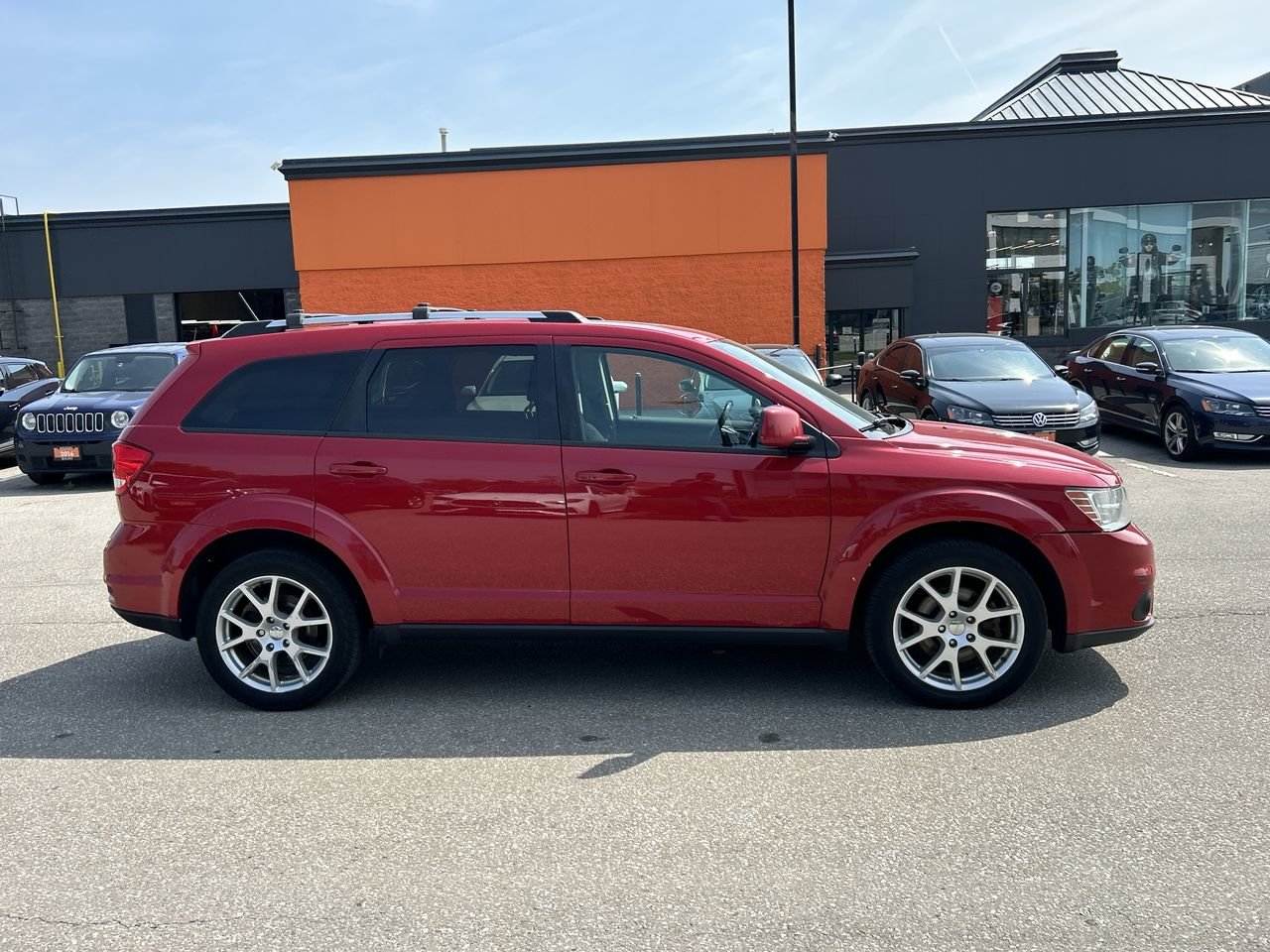 Used 2016 red Dodge Limited image 14