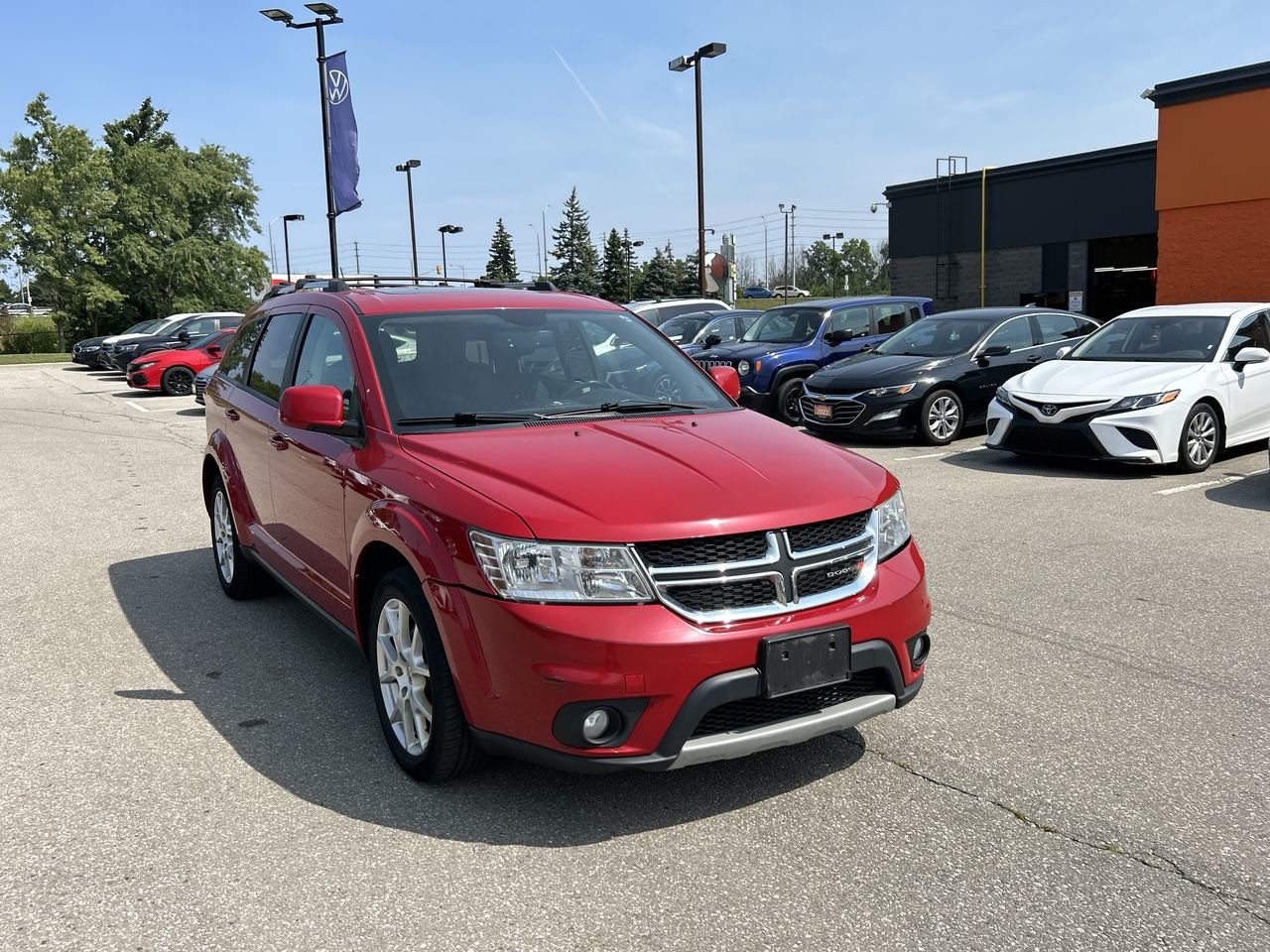 Used 2016 red Dodge Limited image 17