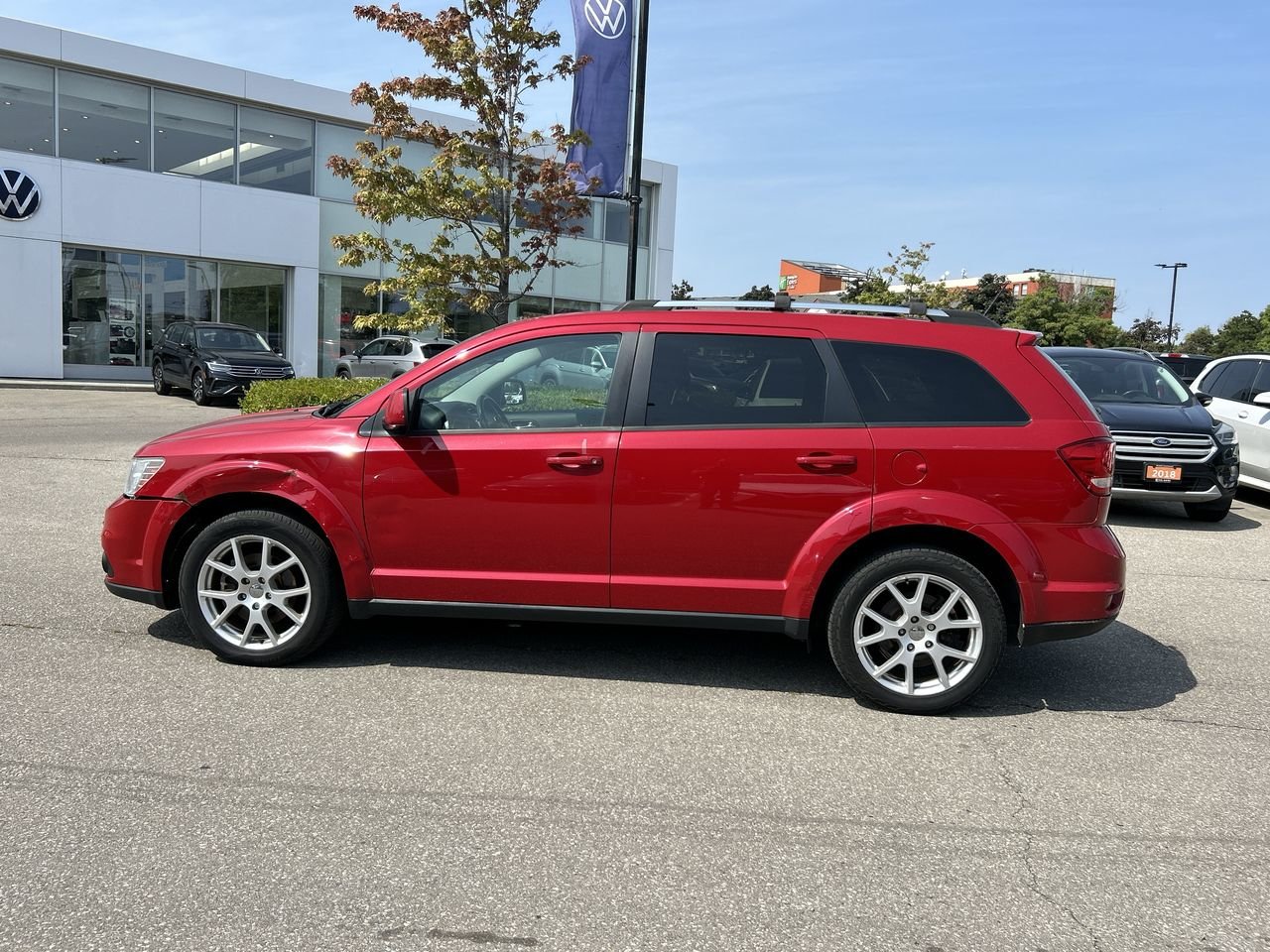 Used 2016 red Dodge Limited image 5