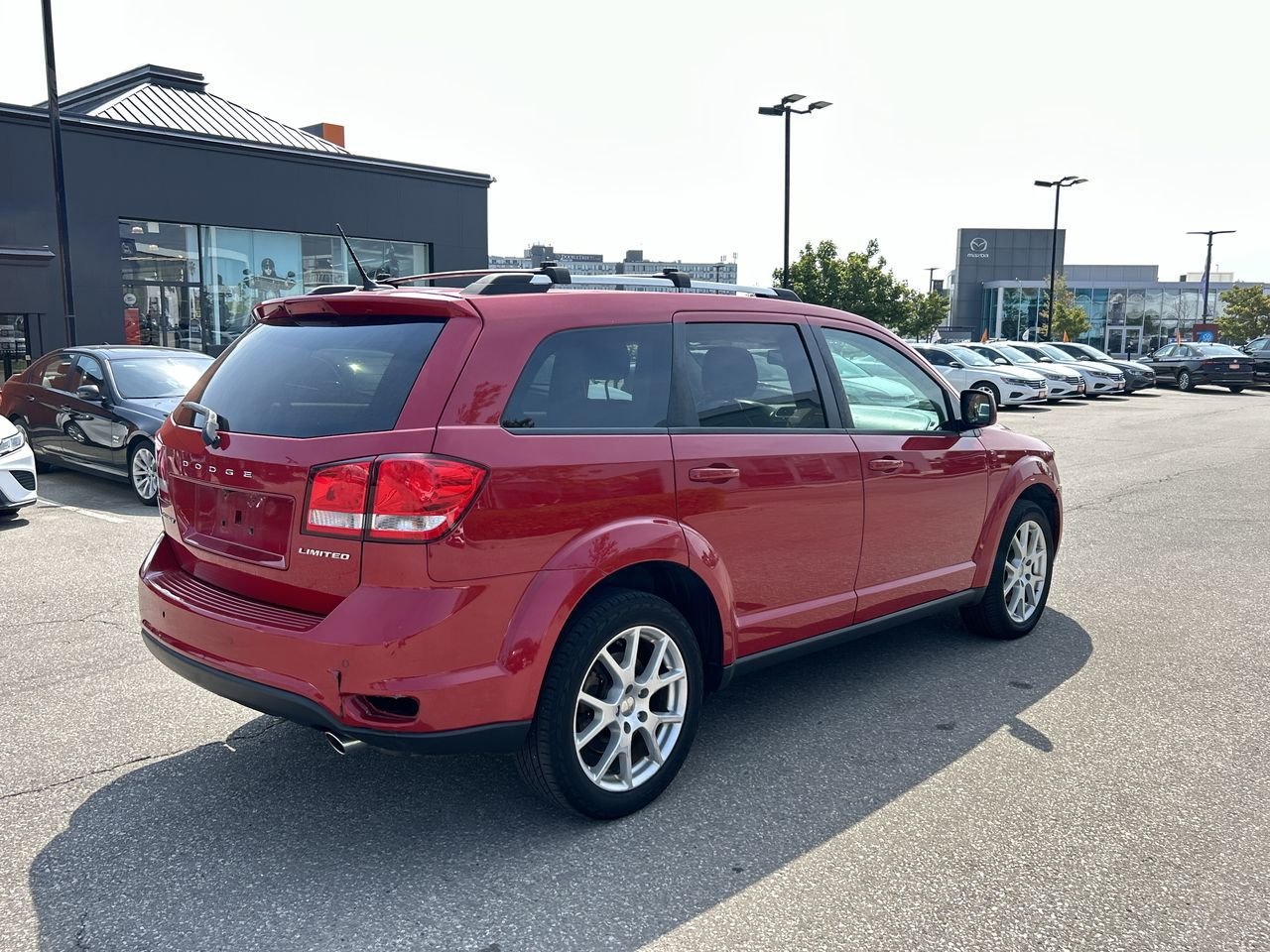 Used 2016 red Dodge Limited image 11