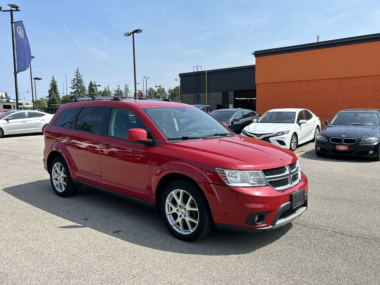 Used 2016 red Dodge Limited image 16