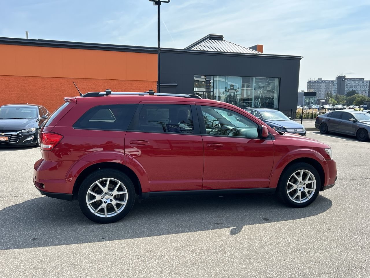 Used 2016 red Dodge Limited image 13