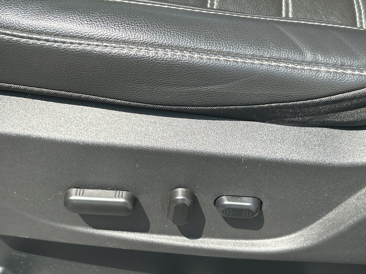 Used 2018 BLACK Ford Titanium image 21