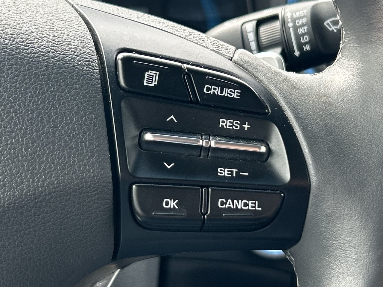 Used 2018 Phantom Black Hyundai SE image 29