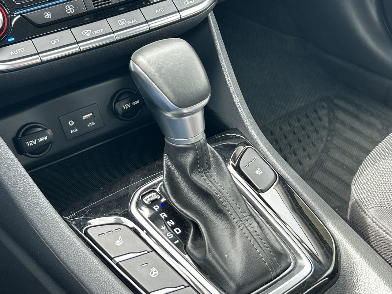 Used 2018 Phantom Black Hyundai SE image 26