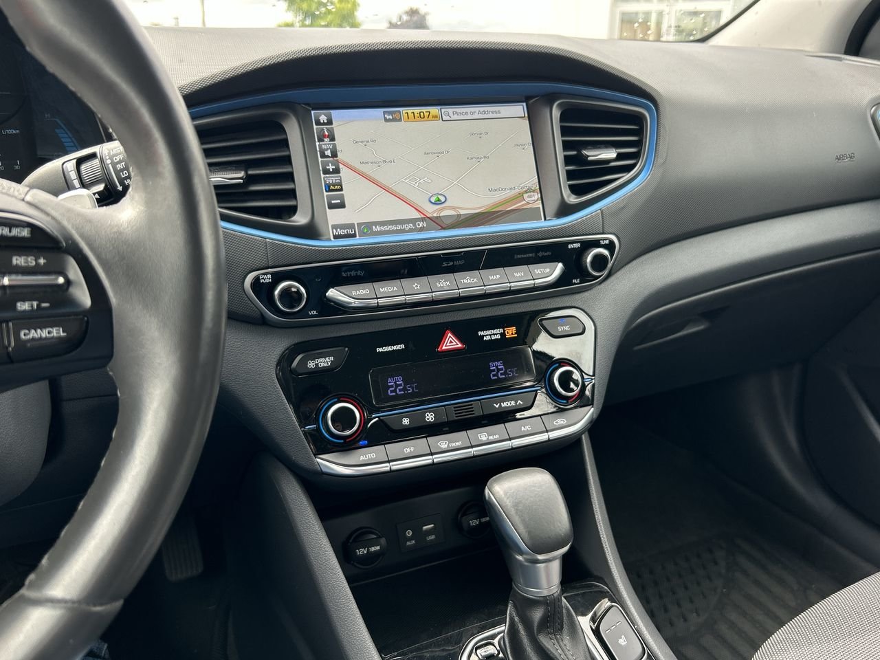 Used 2018 Phantom Black Hyundai SE image 27