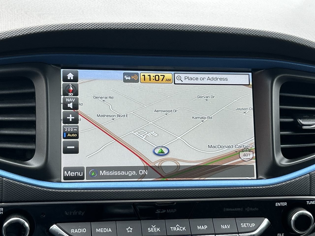 Used 2018 Phantom Black Hyundai SE image 24