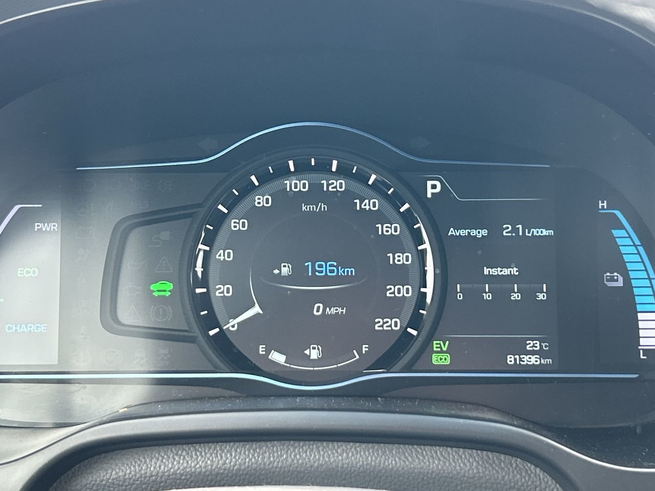 Used 2018 Phantom Black Hyundai SE image 23