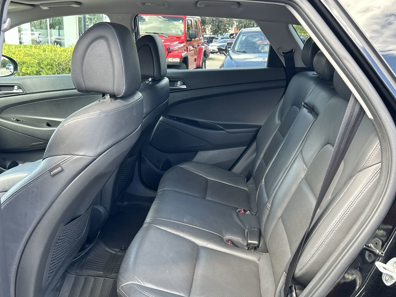 Used 2016 Ash Black Hyundai Luxury image 28