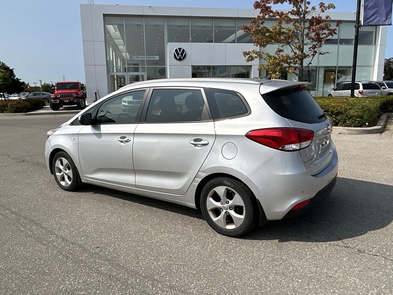Used 2014 Silver Kia LX image 6