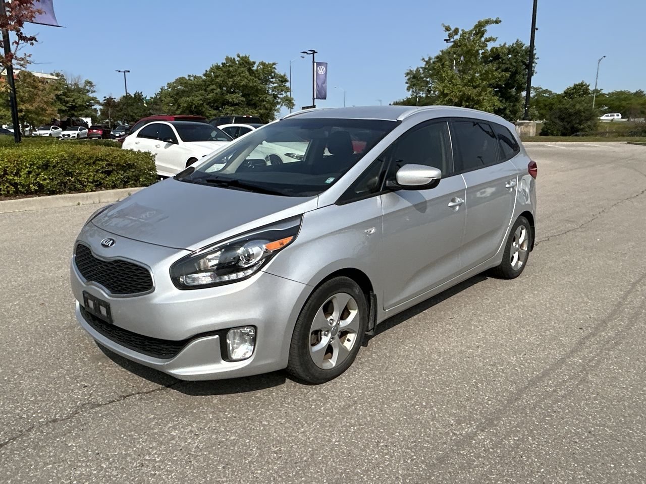 Used 2014 Silver Kia LX image 3