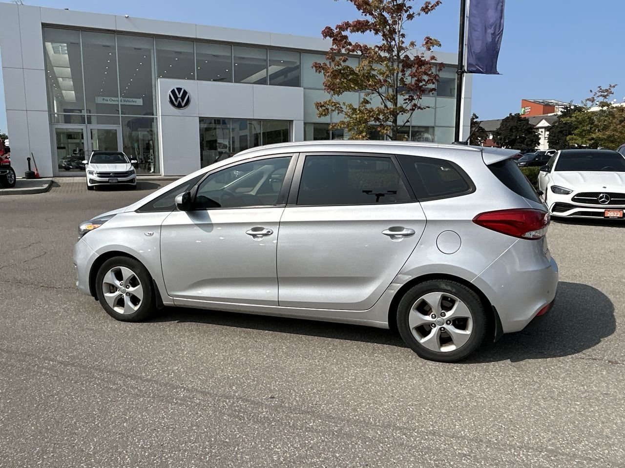 Used 2014 Silver Kia LX image 5