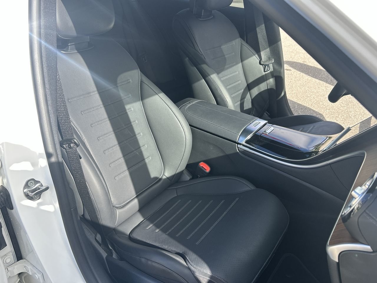 Used 2022 Polar White Mercedes-Benz C 300 image 29