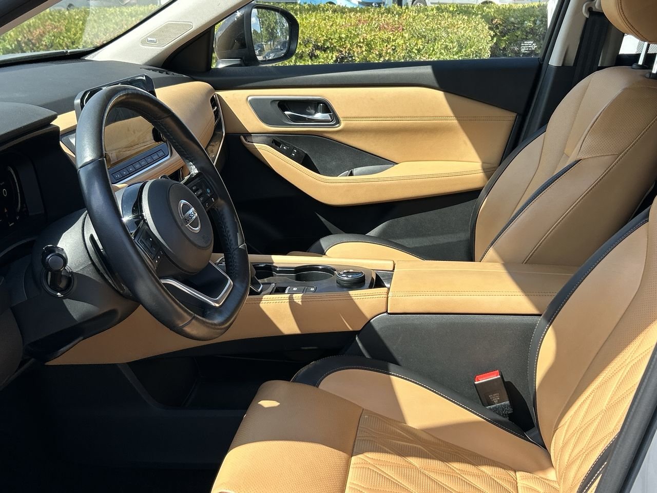 Used 2021 Gray Nissan Platinum image 19