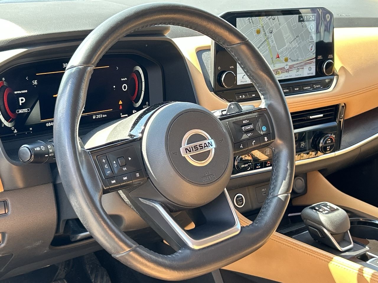 Used 2021 Gray Nissan Platinum image 22