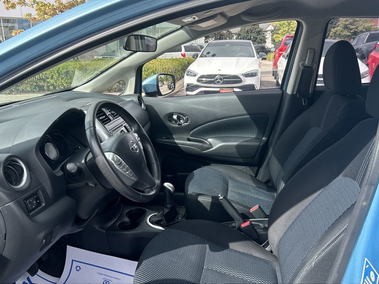 Used 2015 Blue Nissan SL image 19
