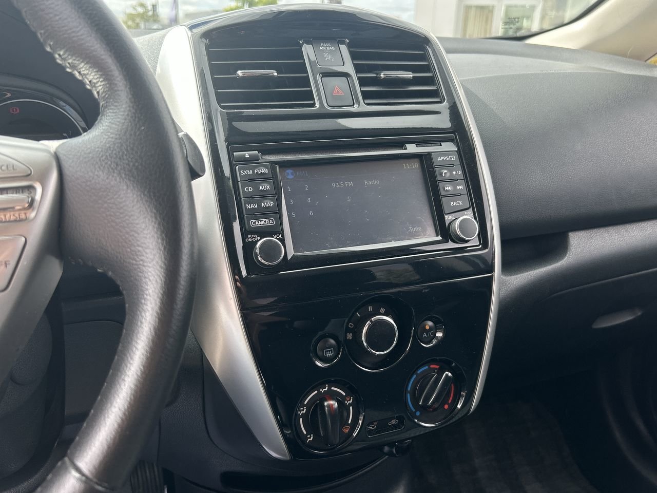 Used 2015 Blue Nissan SL image 27