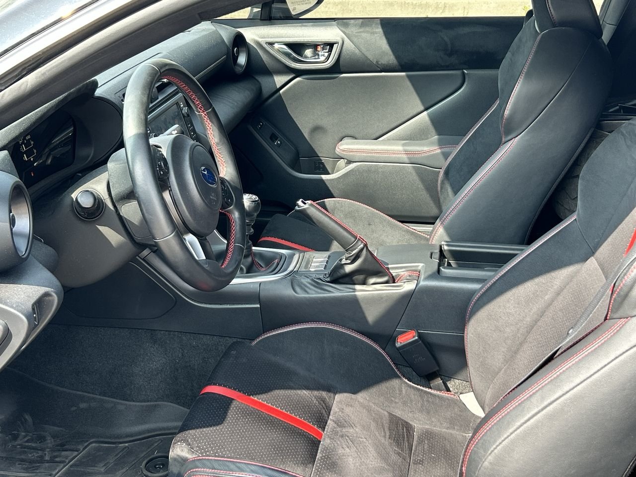 Used 2022 black Subaru Sport-tech image 19