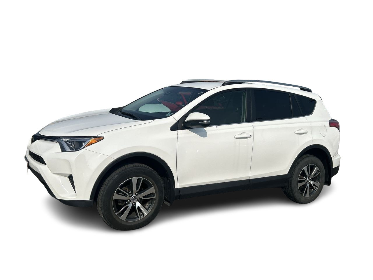 Used 2018 white Toyota LE image 2