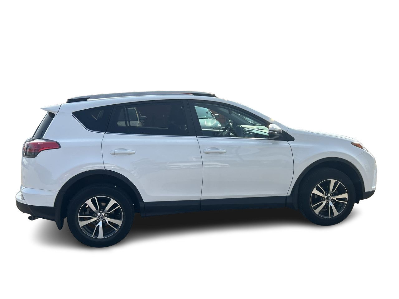 Used 2018 white Toyota LE image 12