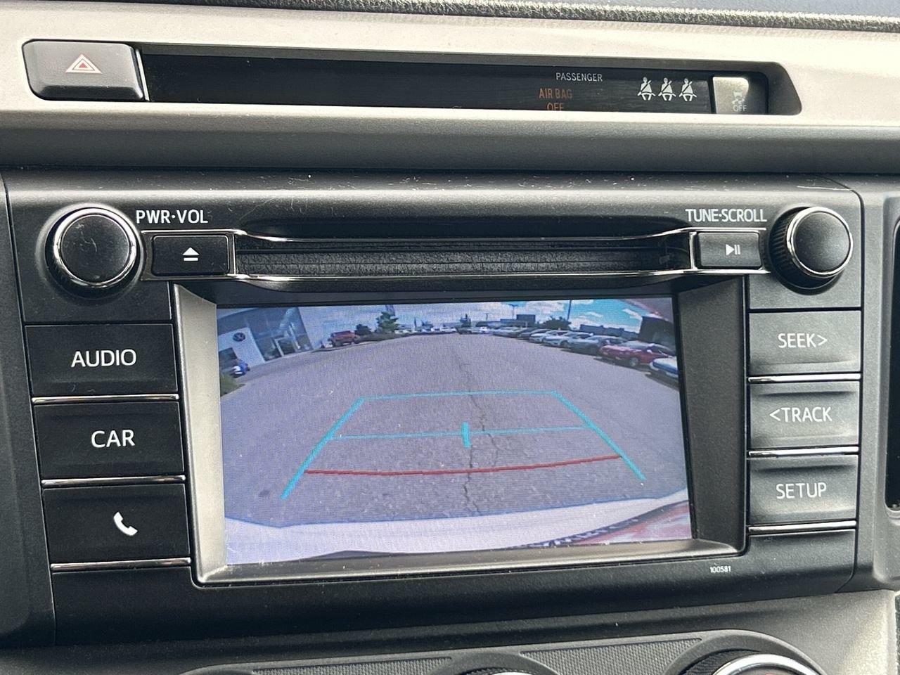Used 2018 white Toyota LE image 27