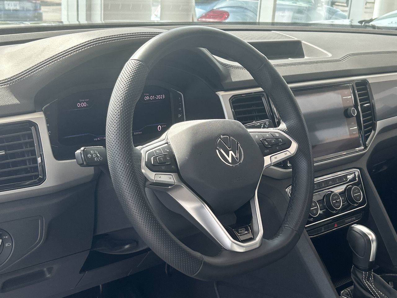 Certified Used 2023 white Volkswagen Execline image 22