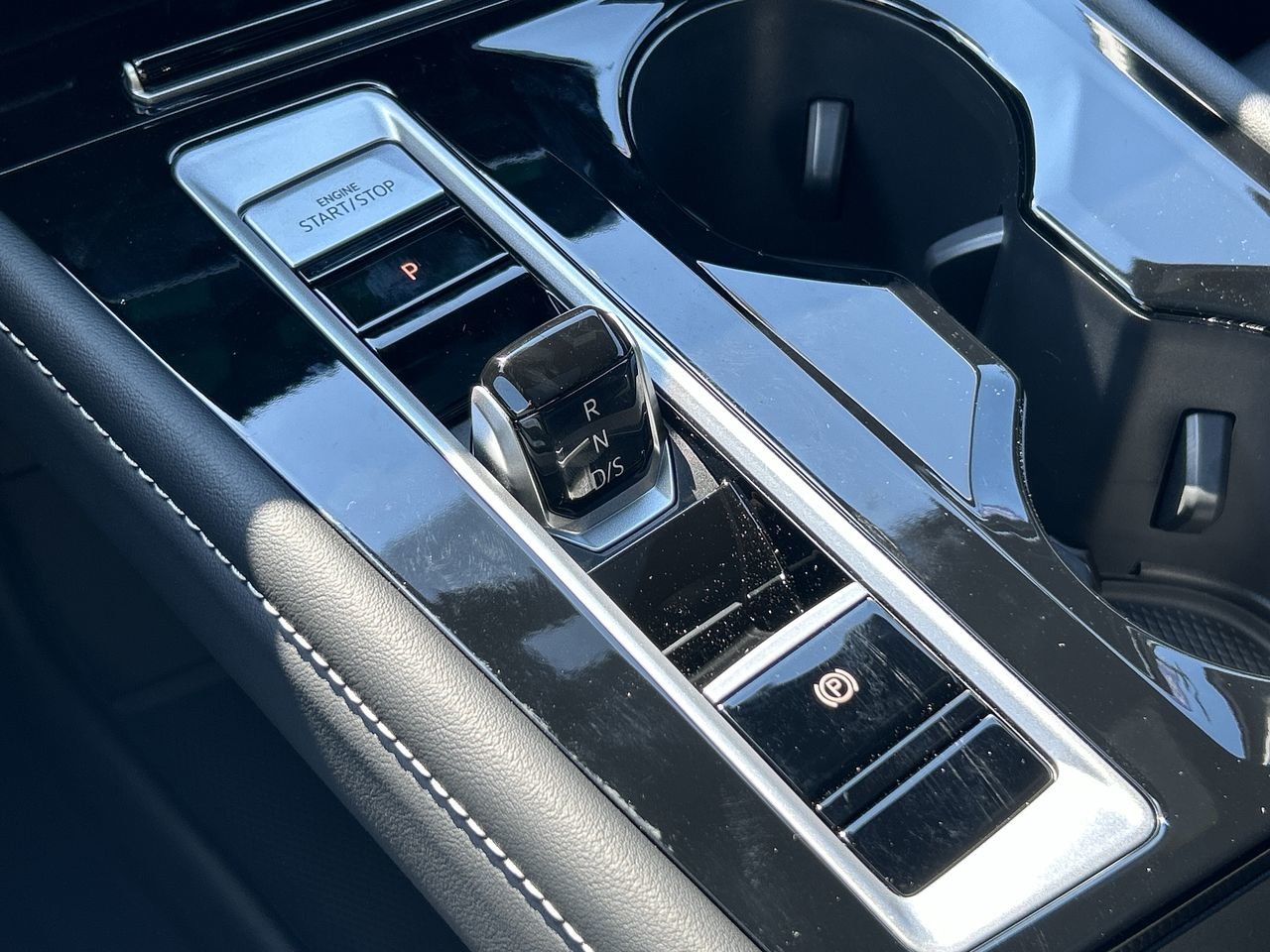 New 2024 Silverbird Metallic Volkswagen Highline image 26