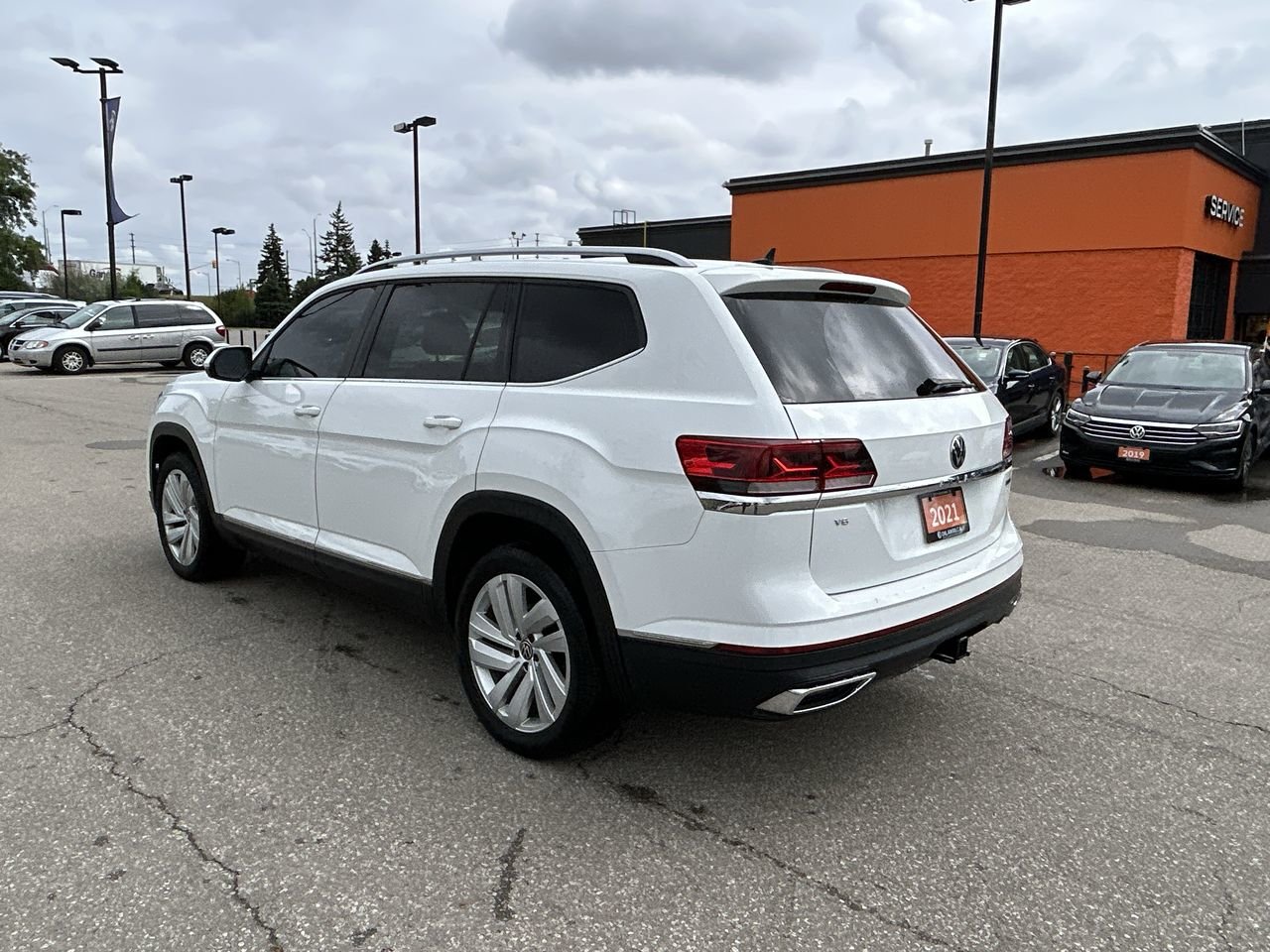 Certified Used 2021 Pure White Volkswagen Highline image 7