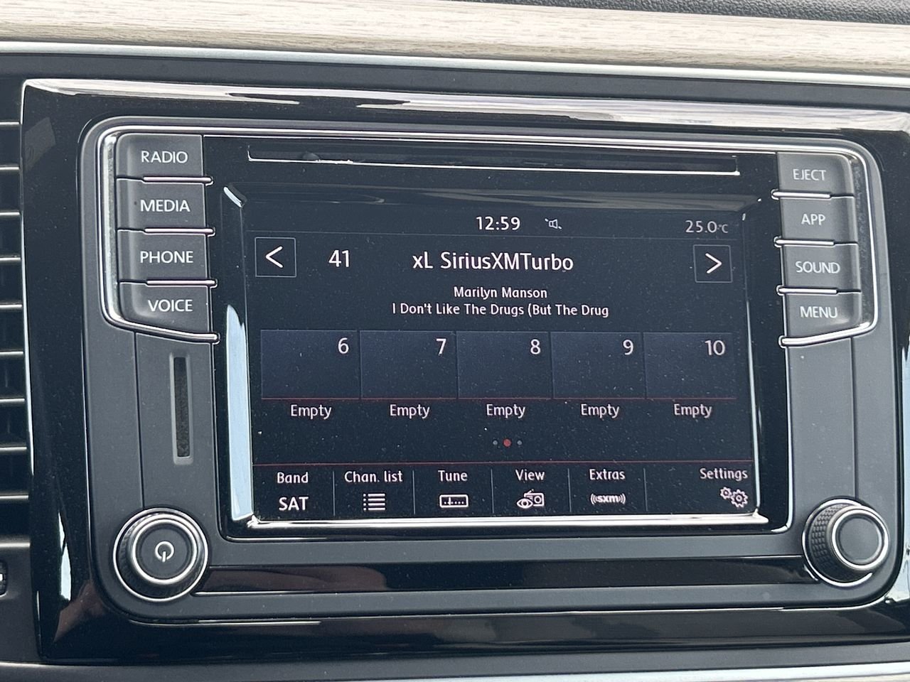 Certified Used 2018  Volkswagen Coast image 22