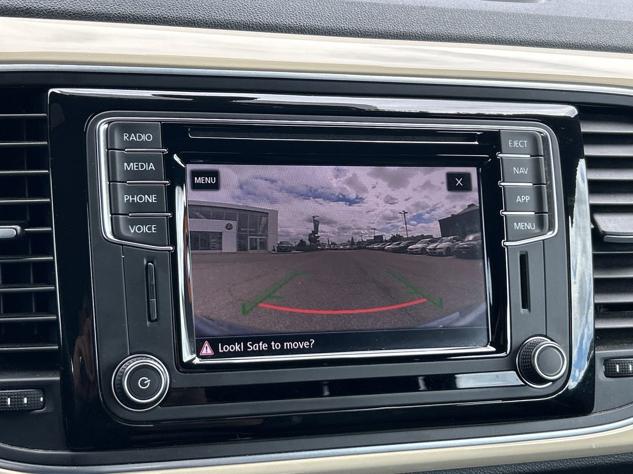 Certified Used 2019  Volkswagen Wolfsburg Edition image 25