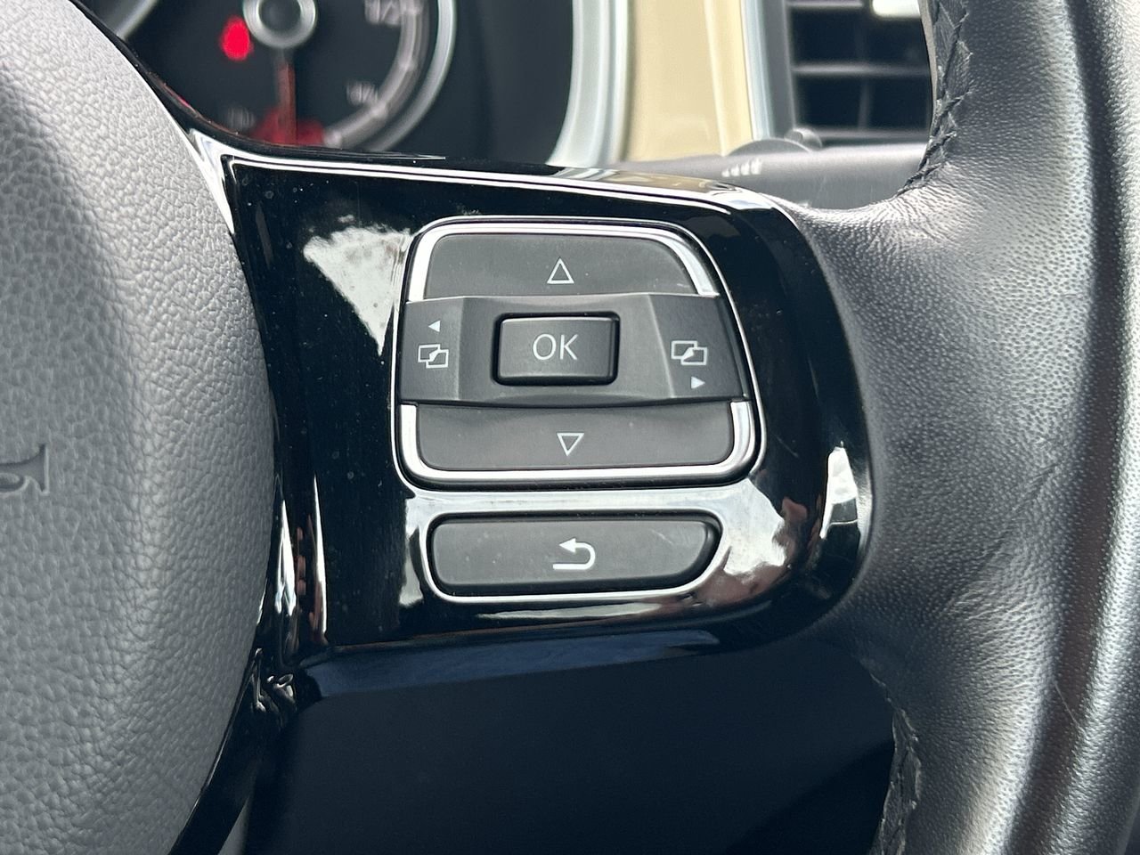 Certified Used 2019  Volkswagen Wolfsburg Edition image 23