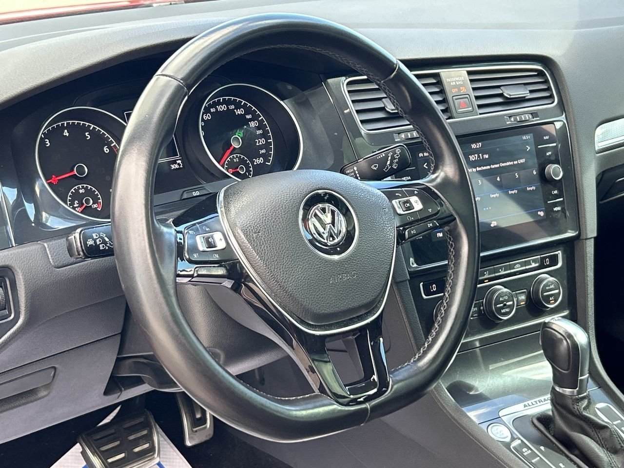 Certified Used 2018 red Volkswagen 1.8T DSG 6sp at w/Tip 4MOTION image 22