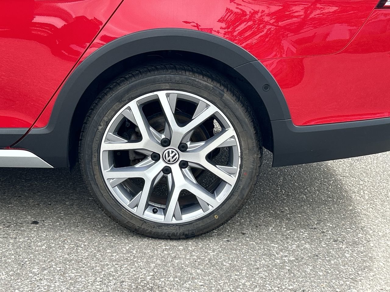 Certified Used 2018 red Volkswagen 1.8T DSG 6sp at w/Tip 4MOTION image 18