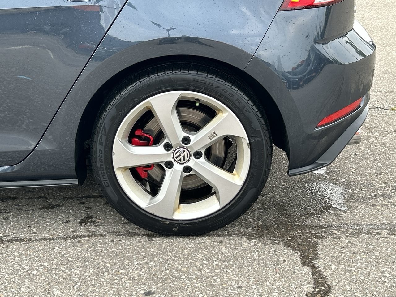 Certified Used 2019 Blue Volkswagen 5-Dr 2.0T 6sp image 18