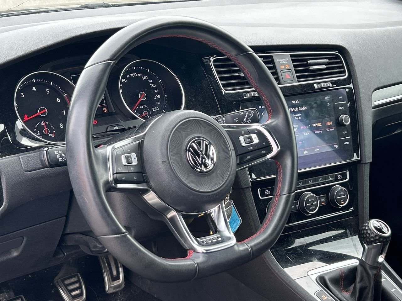 Certified Used 2019 Blue Volkswagen 5-Dr 2.0T 6sp image 19