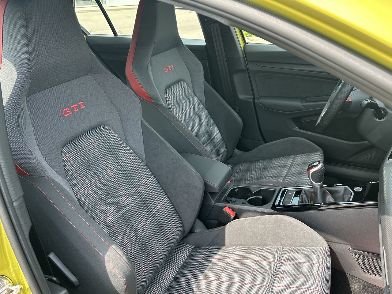 Certified Used 2023 Pomelo Yellow Metallic with black roof Volkswagen 40th Anniversary image 29