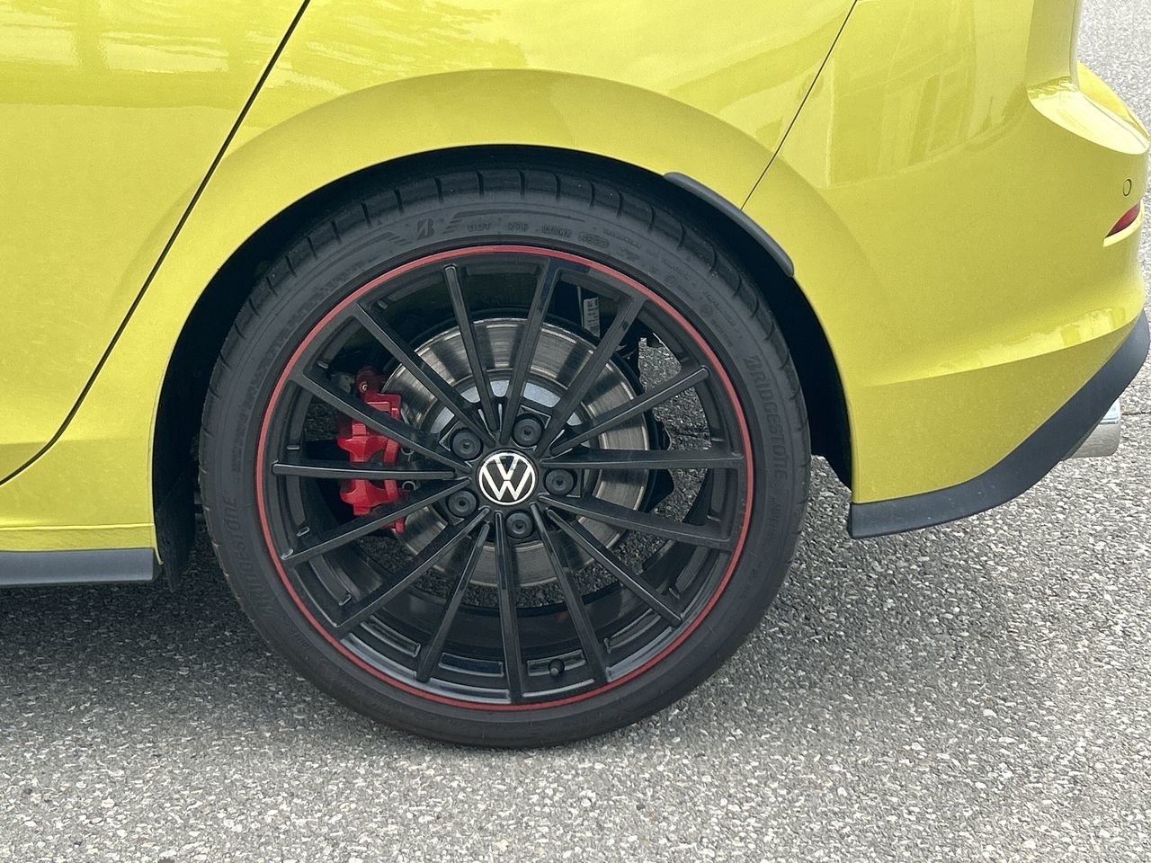 Certified Used 2023 Pomelo Yellow Metallic with black roof Volkswagen 40th Anniversary image 18