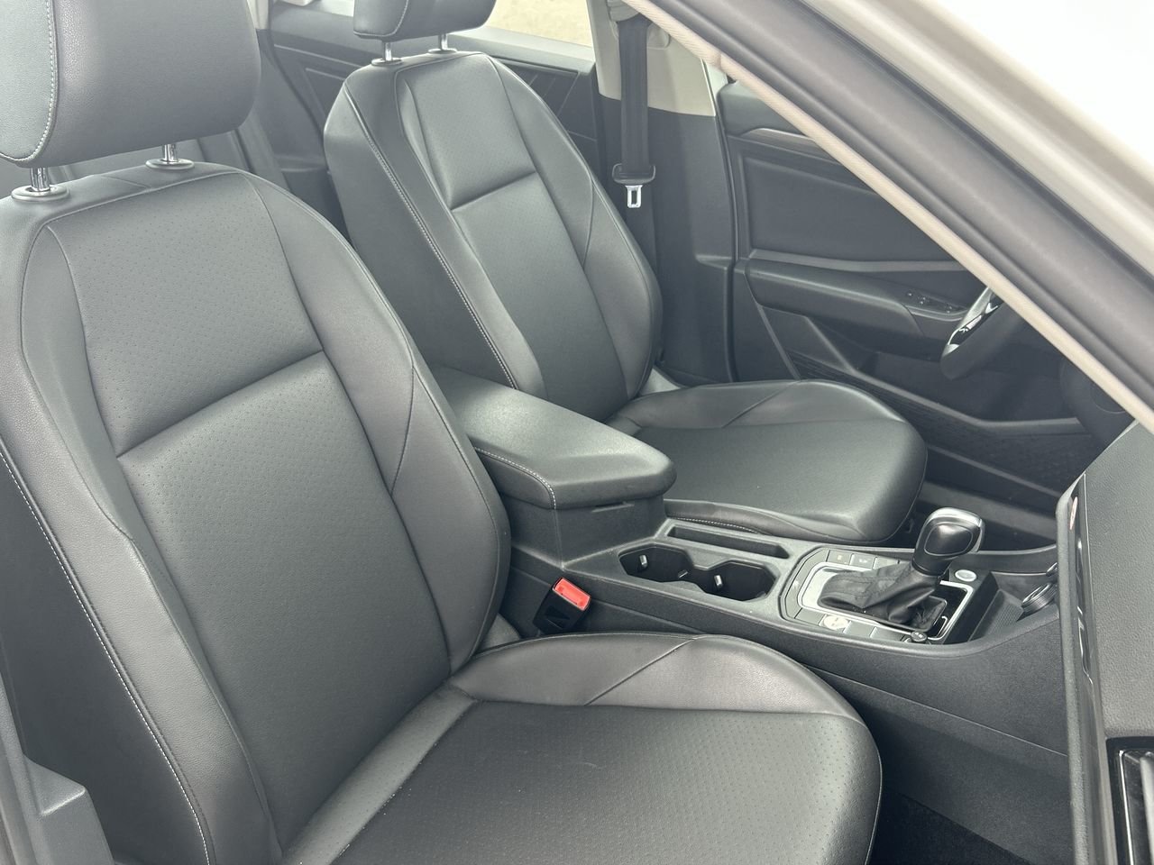 Certified Used 2020 Pure White Volkswagen Highline image 30