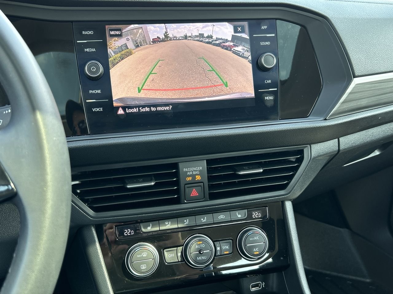 Certified Used 2020 Platinum Grey Met Volkswagen Highline image 28