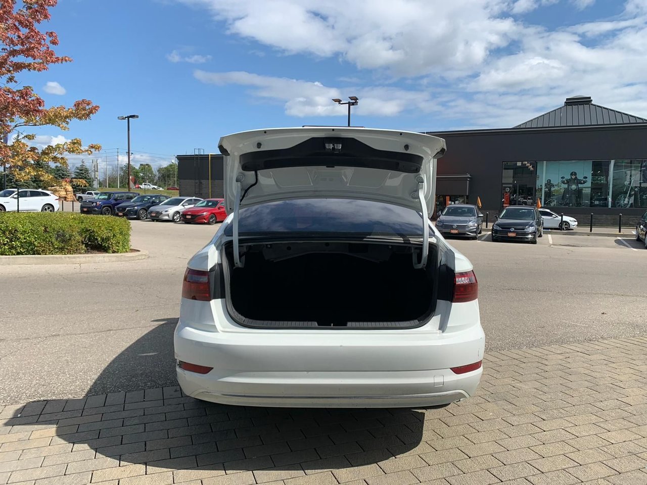 Certified Used 2020  Volkswagen Highline image 9